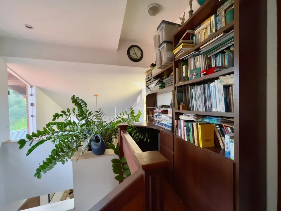 Imagens do imóveis Sobrado à Venda com Piscina – 301m² – 3 Quartos (1 Suíte) – Tucano – Zona Sul – Londrina/PR