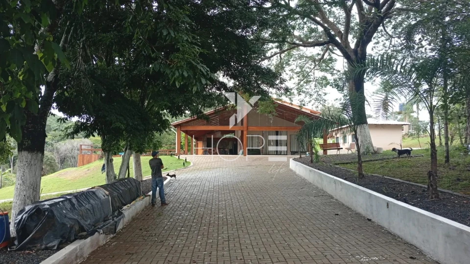 Imagens do imóveis Fazenda à venda com 260 alqueires - 201 formados - confinamento - apta para pivô - Mozarlândia GO