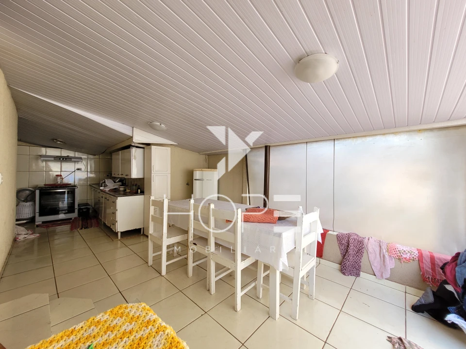 Imagens do imóveis Casa de Madeira 3 Quartos com Edícula à Venda na Zona Oeste de Londrina – Bairro Quebec