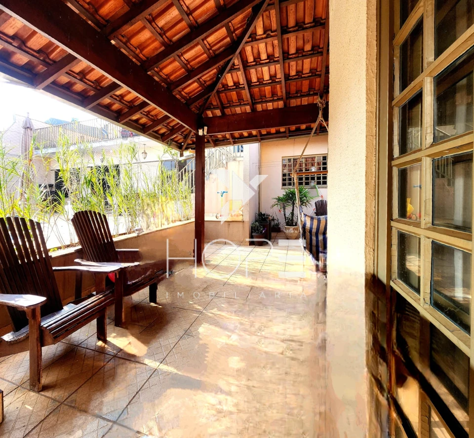 Sobrado à Venda 5 Quartos – Bairro Coliseu – Zona Norte Londrina PR