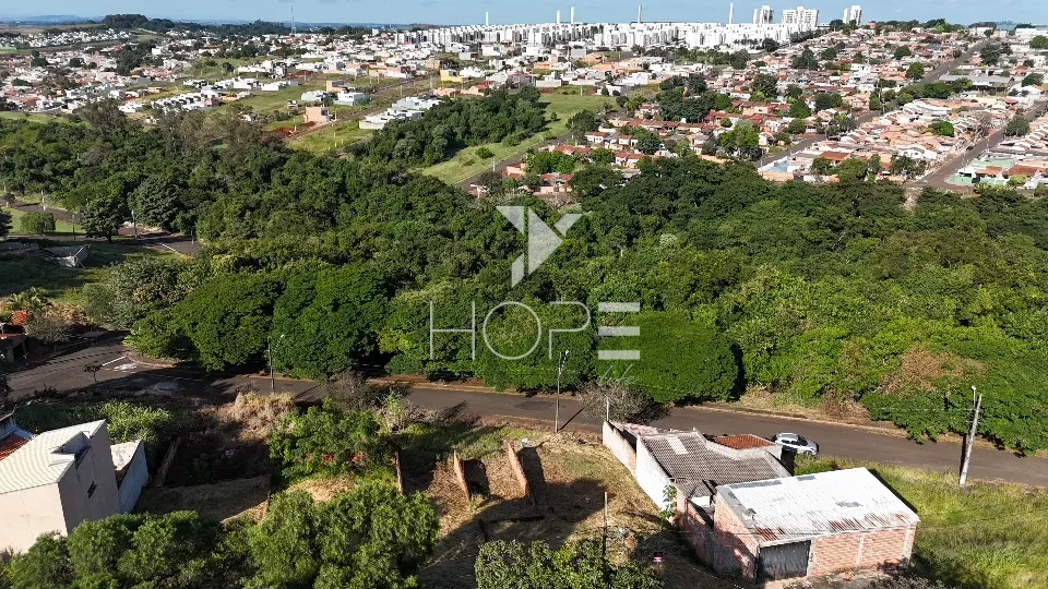 Terreno à venda com 250m² - Jardim Colúmbia D - Zona Oeste - Londrina PR