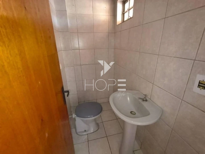Imagens do imóveis Sobrado para Alugar no Sabará I em Londrina – 3 Quartos (1 Suíte) – Próximo à Av. Arthur Thomas - R$ 2.290,00