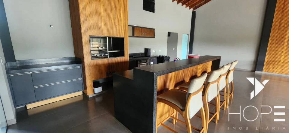 Chácara de Alto Padrão na Estrada do Limoeiro – 1.919 m² de Conforto e Natureza