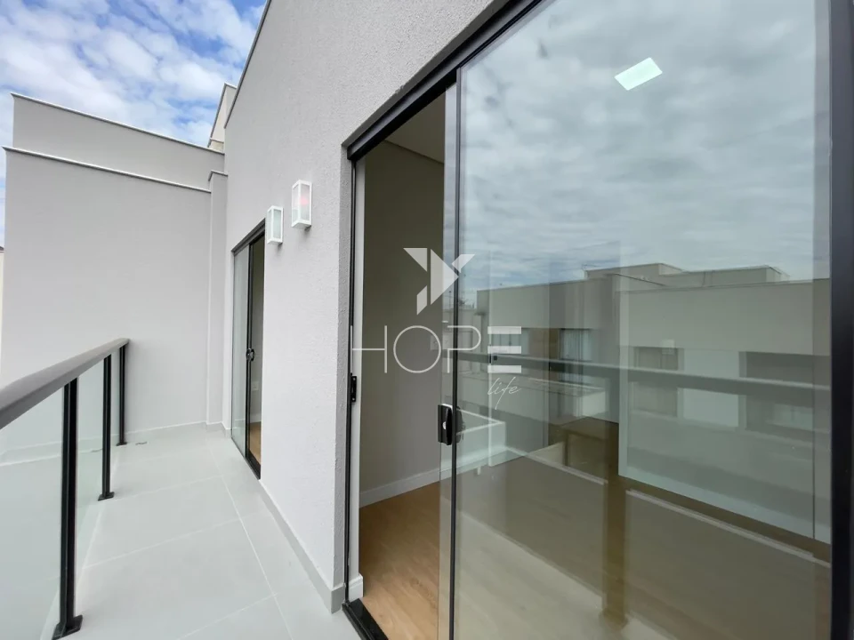 Sobrado em Condomínio à Venda – 105m² Privativos - Morada das Flores (Rosas) – Cambé/PR