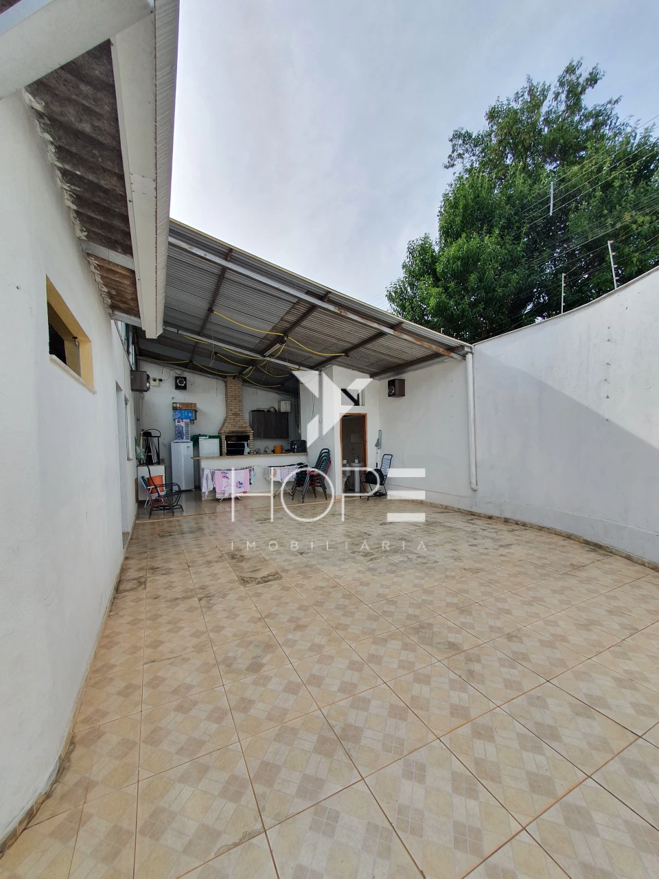 Imagens do imóveis Casa com 3 Quartos + Galpão Comercial à Venda – 285,66 m² – Conj. Hab. Santiago II – Londrina/PR