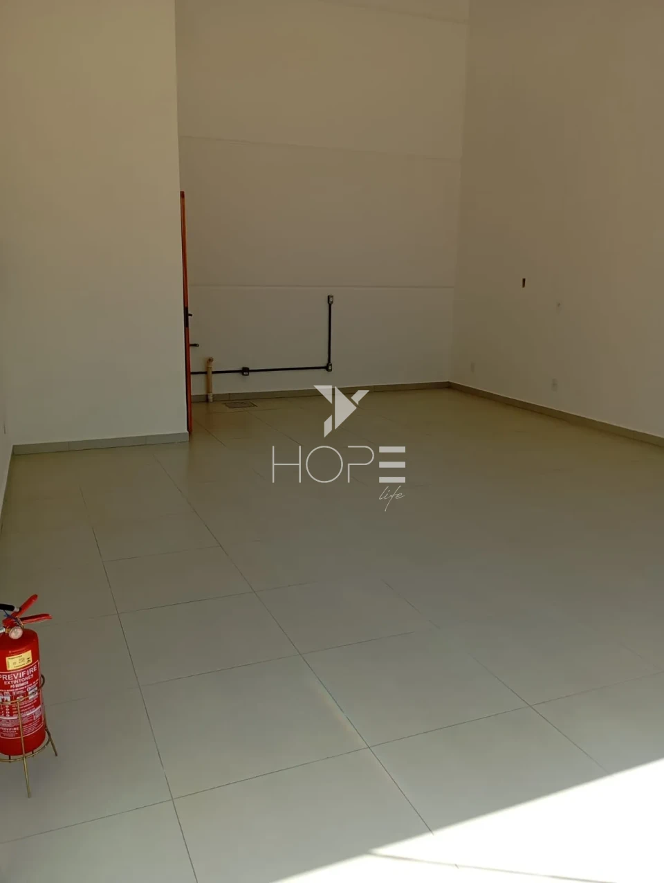 Imagens do imóveis Loja comercial para locação com 45m² - vitrine em vidro - Avenida Saul Elkind - Zona Norte - Londrina PR