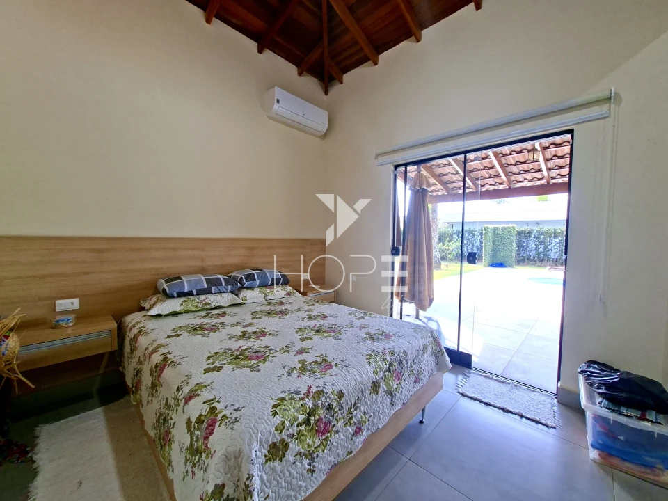 Imagens do imóveis Condomínio Riviera do Poente - chácara à venda com 1.300 m² - 2 quartos - 1 suíte - 4 vagas -  piscina - Alvorada do Sul PR