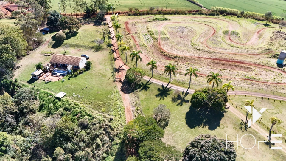 Imagens do imóveis Sítio à Venda – 9.5 Alqueires (229.900 m²) – Estrada dos Piriquitos – Londrina/PR
