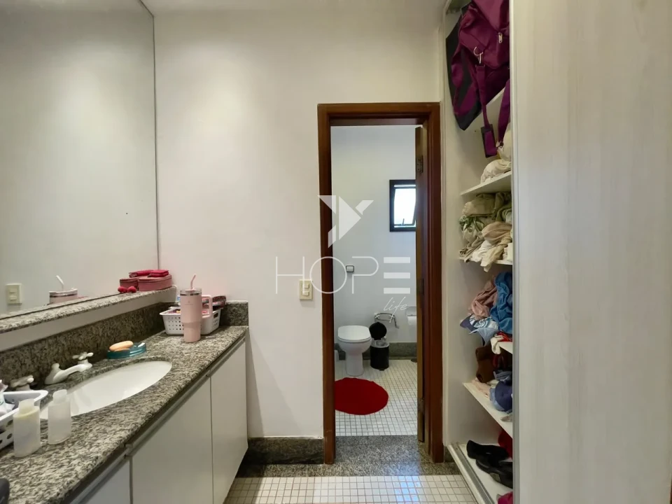 Imagens do imóveis Sobrado à Venda com Piscina – 301m² – 3 Quartos (1 Suíte) – Tucano – Zona Sul – Londrina/PR