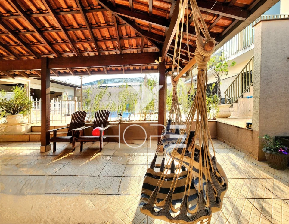 Sobrado à Venda 5 Quartos – Bairro Coliseu – Zona Norte Londrina PR