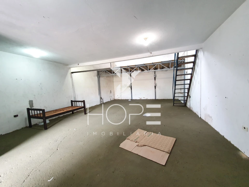 Imagens do imóveis Casa com 3 Quartos + Galpão Comercial à Venda – 285,66 m² – Conj. Hab. Santiago II – Londrina/PR