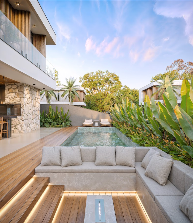 SOBRADO DE ALTO PADRÃO NO PARQUE TÁUA - COND. ARAGUARI