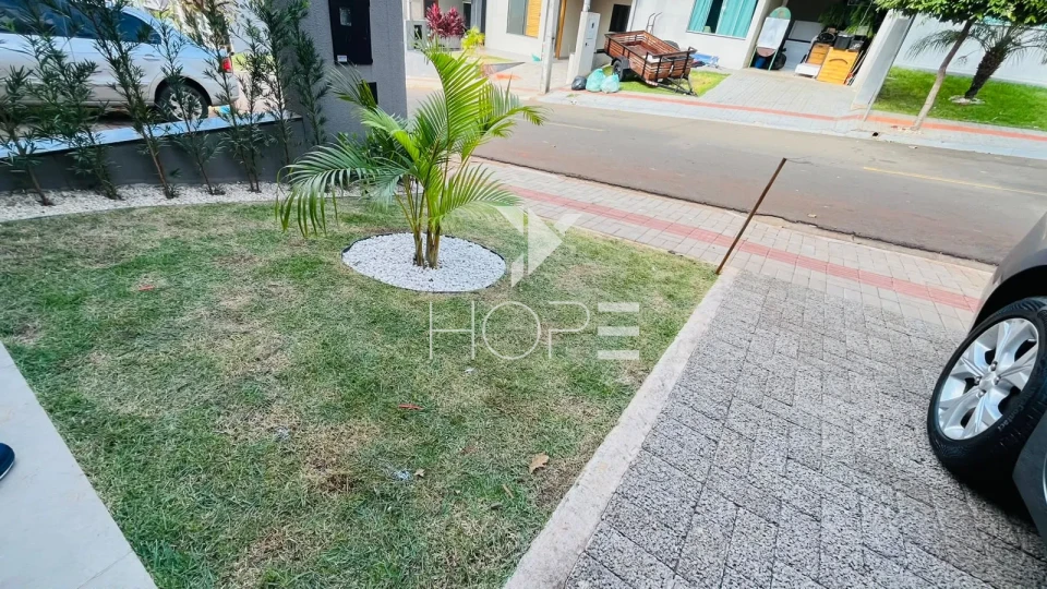Imagens do imóveis Casa em Condomínio para Locação R$ 3.000,00 – 3 Quartos, Suíte, Planejados e Churrasqueira na Zona Norte de Londrina