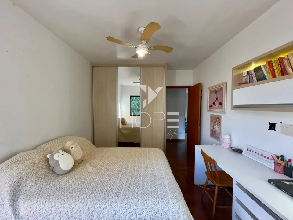 Imagens do imóveis Sobrado à Venda com Piscina – 301m² – 3 Quartos (1 Suíte) – Tucano – Zona Sul – Londrina/PR