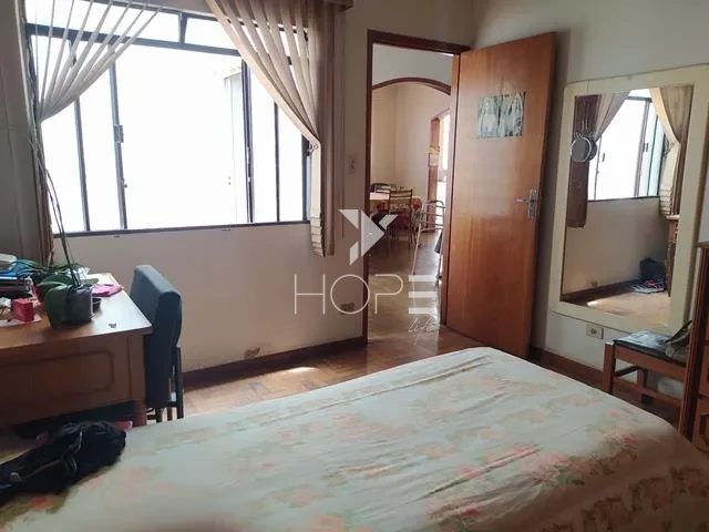 Imagens do imóveis Casa à venda com 250 m² - 3 quartos - 2 vagas - edícula - próximo ao Hospital Evangélico - Jardim Londrilar - Londrina PR