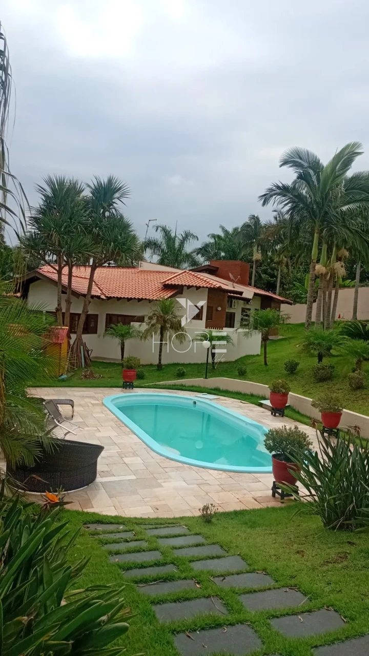 Imagens do imóveis Casa de Alto Padrão com 3 Suítes em Condomínio Fechado – Terreno de 5.000m² com Piscina Aquecida e Espaço Gourmet – Rolândia/PR