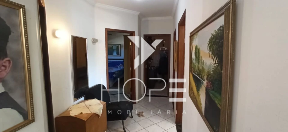 Imagens do imóveis Casa Térrea à Venda – 193m² – 4 Quartos (1 Suíte) – Vila Brasil – Região Central – Londrina/PR