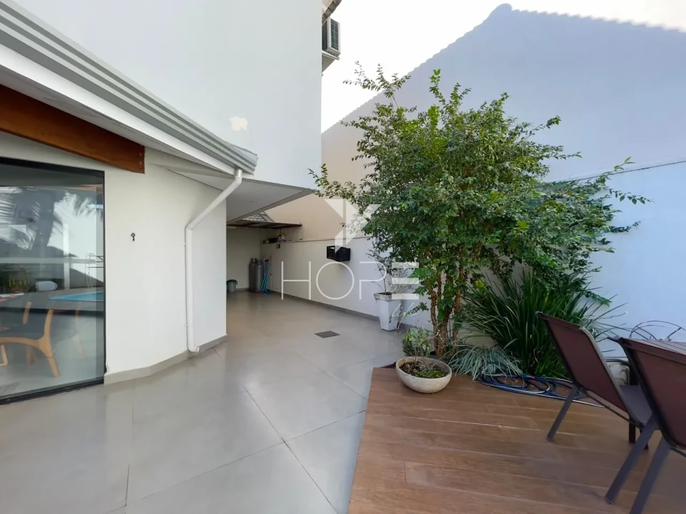 Sobrado em Condomínio à Venda – 261m² – 3 Quartos (1 Suíte) – Vale das Araucárias – Parque Residencial Alcântara – Zona Sul – Londrina/PR