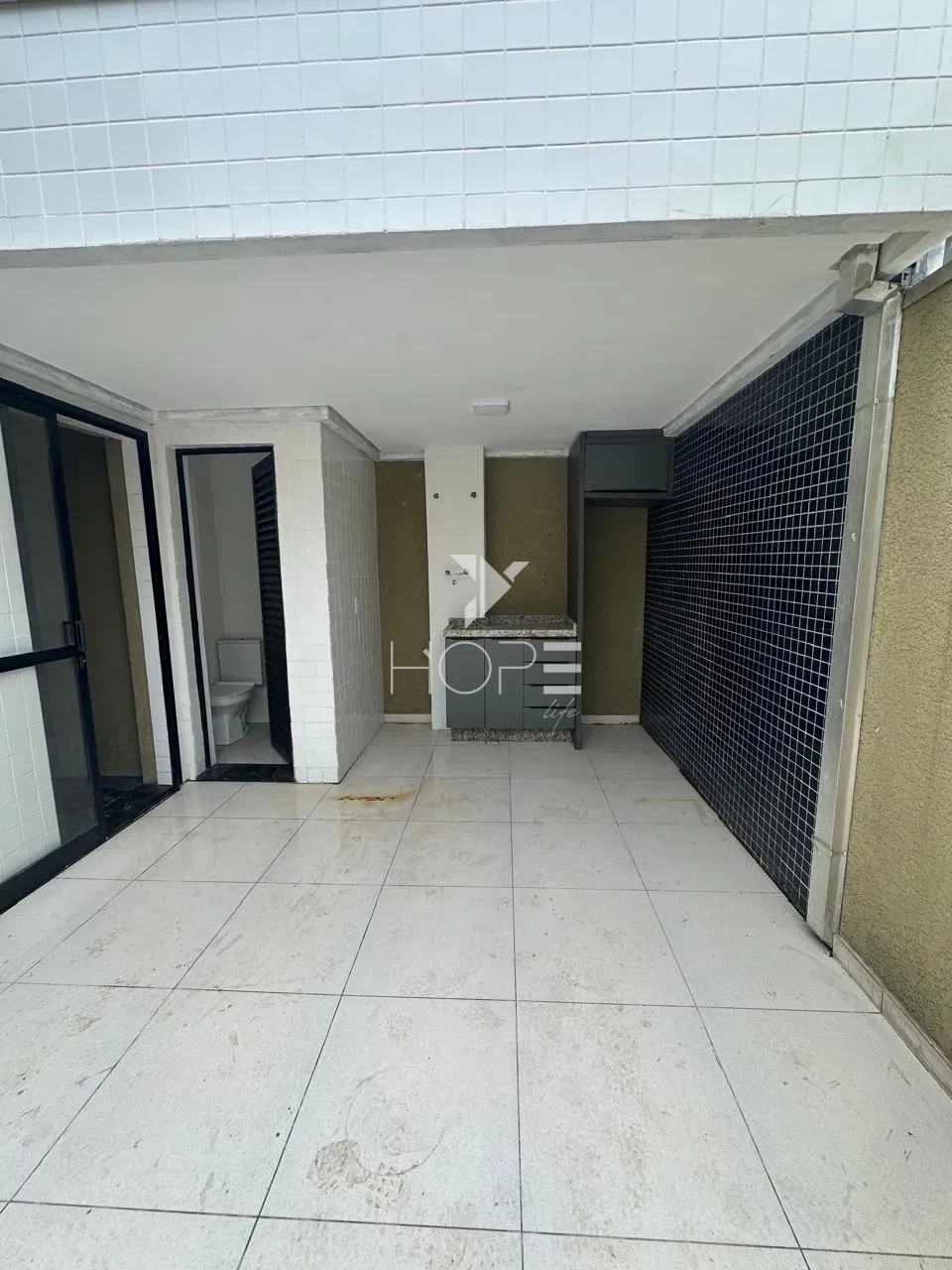 Imagens do imóveis Cobertura duplex à venda em Matinhos, Centro, com 91 m², 2 quartos, área gourmet e 1 vaga de garagem - Aceita permuta por imóvel em Londrina/PR.