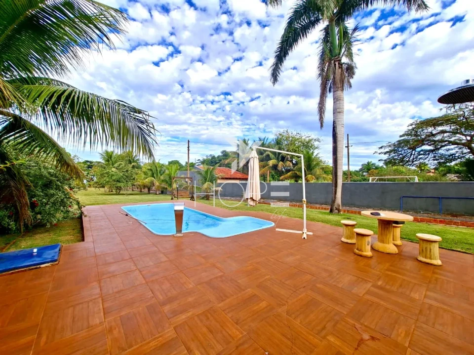 Imagens do imóveis Chácara molhada à venda com 1.872 m² - 1 quarto - piscina - salão de festas - Alvorada do Sul PR