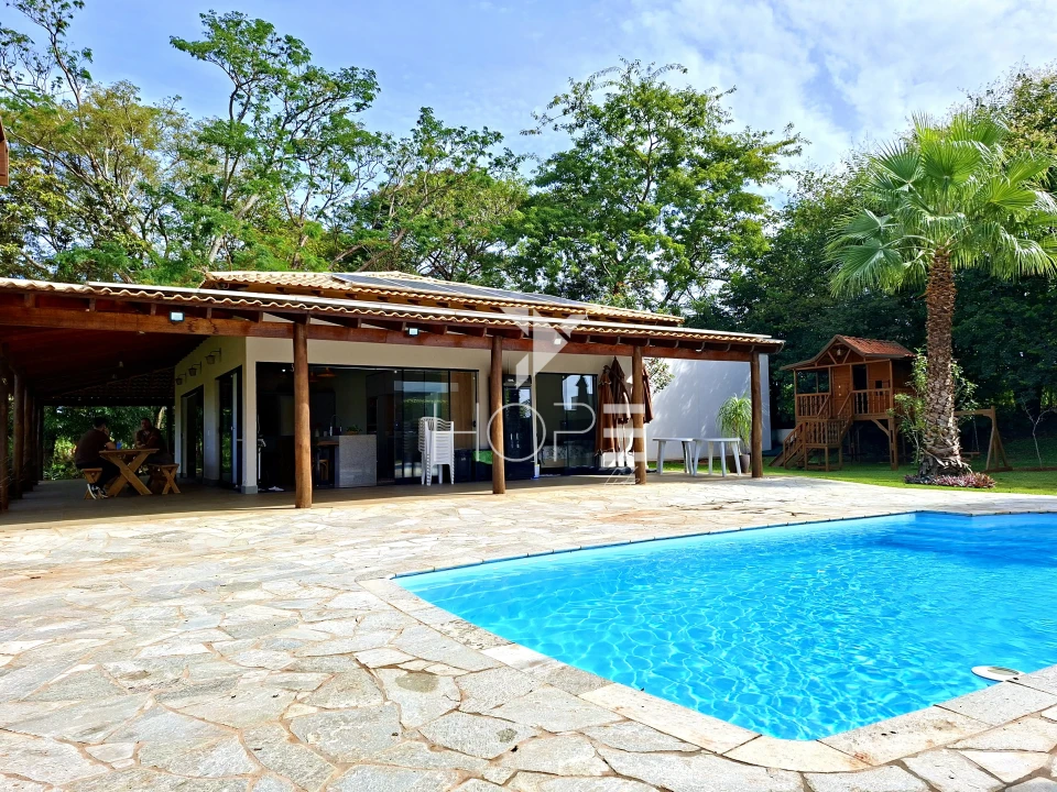 Imagens do imóveis Condomínio Riviera do Poente - chácara à venda com 1.300 m² - 2 quartos - 1 suíte - 4 vagas -  piscina - Alvorada do Sul PR