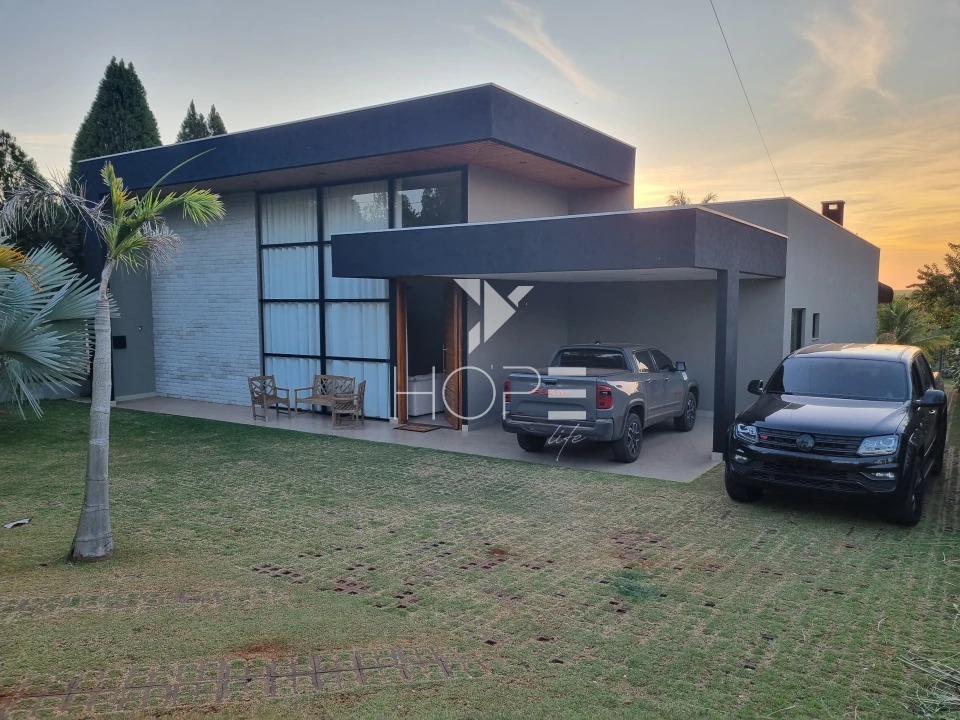 Imagens do imóveis Condomínio Riviera do Poente – Chácara Molhada porteira fechada À venda  – 4 suítes – 5 vagas – 2.600 m² – Alvorada do Sul/PR