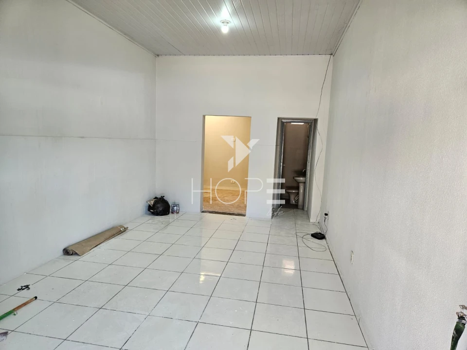Imagens do imóveis Loja comercial para alugar com 30 m² - 1 banheiro - Avenida Santos Dumont - Ibiporã/PR
