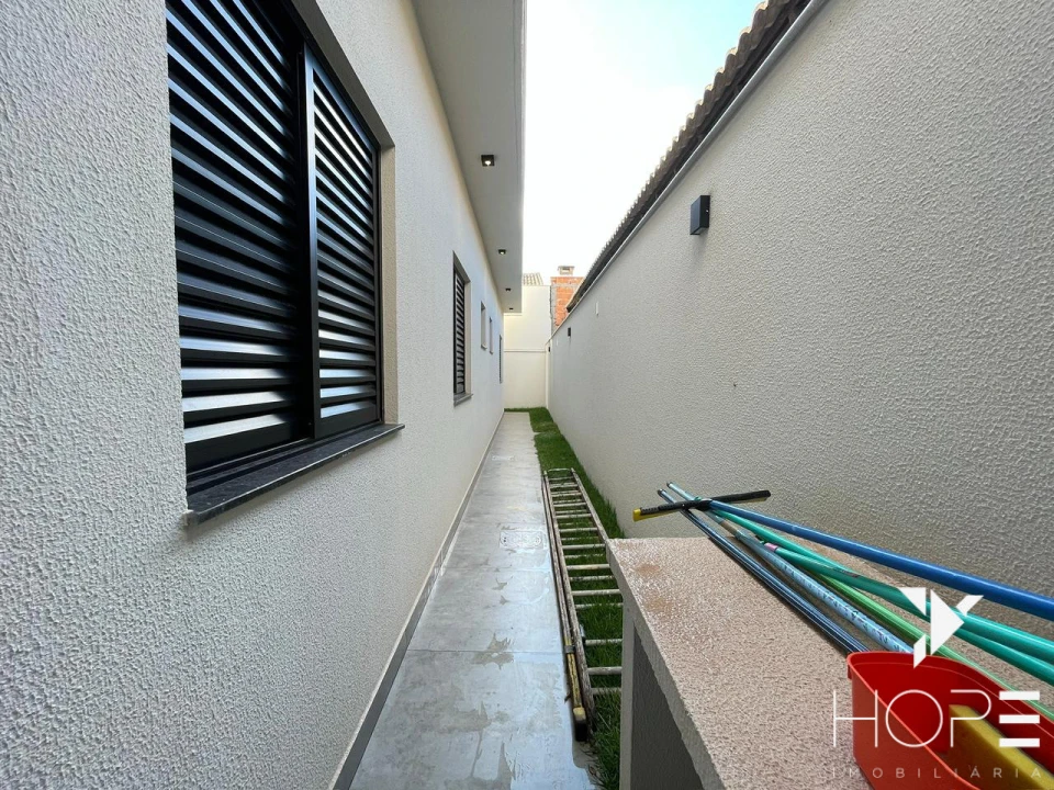 Casa térrea à venda – 250m² – Loteamento Chamonix – Zona Leste – Londrina/PR