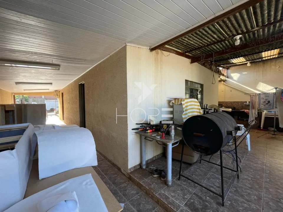 Imagens do imóveis Casa à venda com 375 m² - 2 quartos - 1 banheiro - 2 vagas - Jardim Silvino - Cambé PR
