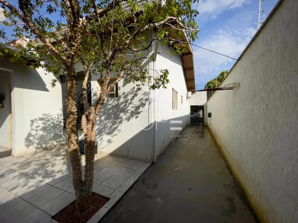 Imagens do imóveis Casa à Venda – 187m² – 3 Quartos (1 Suíte) – Franca – Zona Leste – Londrina/PR