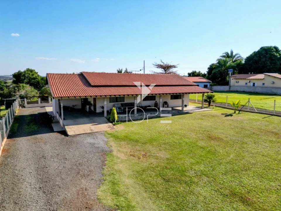 Imagens do imóveis Chácara à venda com 10.278 m² - 3 quartos - 2 banheiros - Rodovia Engenheiro Ângelo Lopes - Ibiporã PR