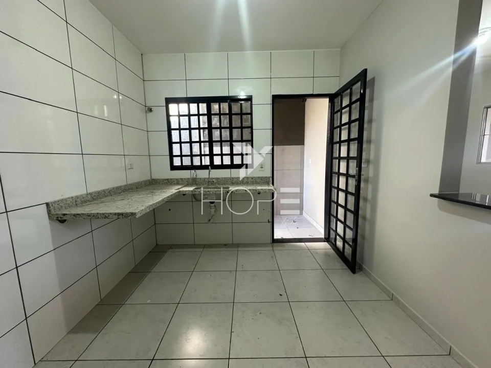 Imagens do imóveis Casa Geminada à venda  03 quartos - 67 m² com quintal - Jd. Columbia - Londrina/Pr.