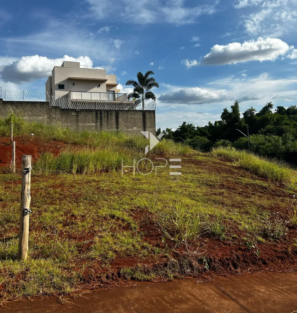 Imagens do imóveis Terreno Externo à venda no Parque Tauá 299 m²-  Zona Leste de Londrina/Pr.