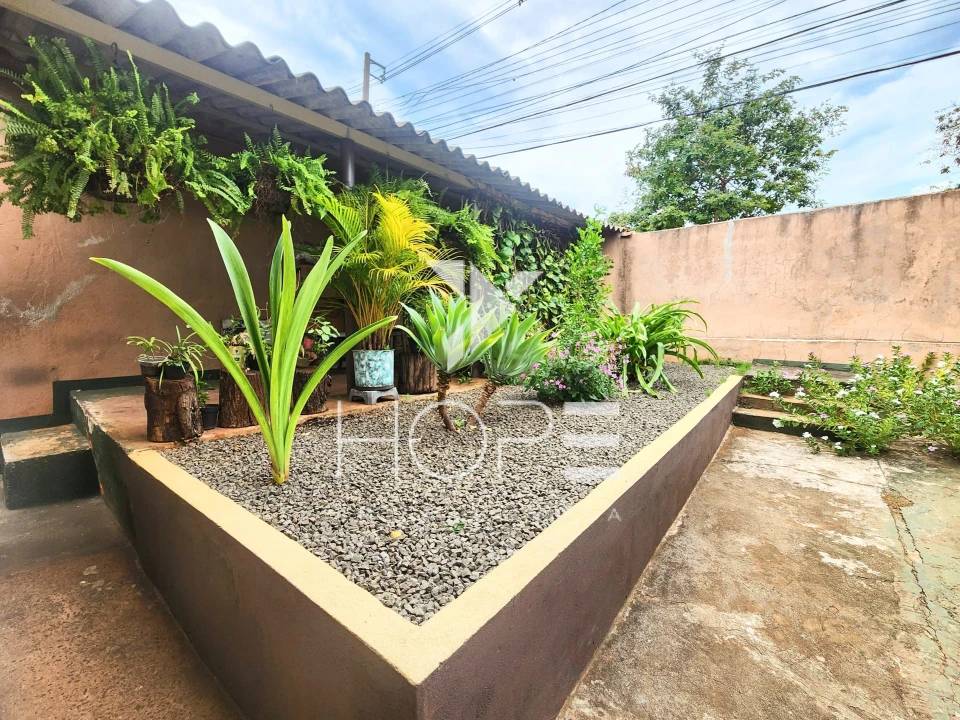 Imagens do imóveis Casa à Venda de 198 m² no Conjunto Semíramis  – Londrina/PR