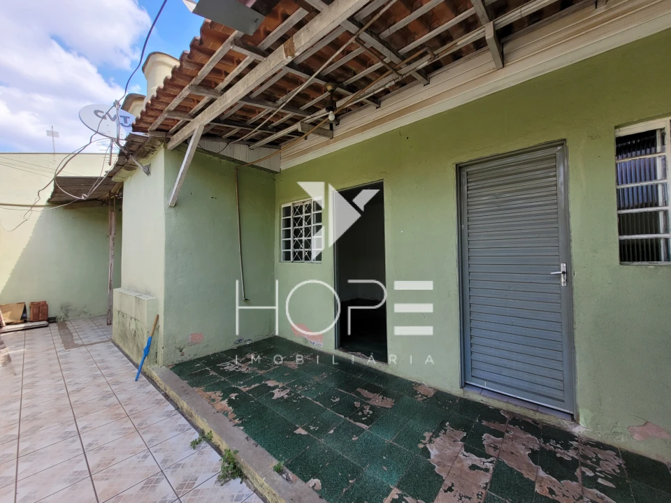 Imagens do imóveis Casa 3 Quartos com Edícula na Zona Oeste de Londrina – Bairro Leonor