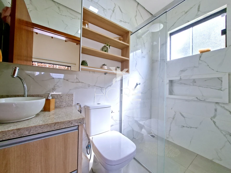 Imagens do imóveis Condomínio Riviera do Poente - chácara à venda com 1.300 m² - 2 quartos - 1 suíte - 4 vagas -  piscina - Alvorada do Sul PR
