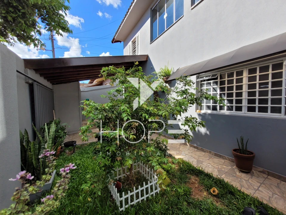 Imagens do imóveis Sobrado com 2 quartos e edícula à venda no Jardim Silvino – Cambé/PR