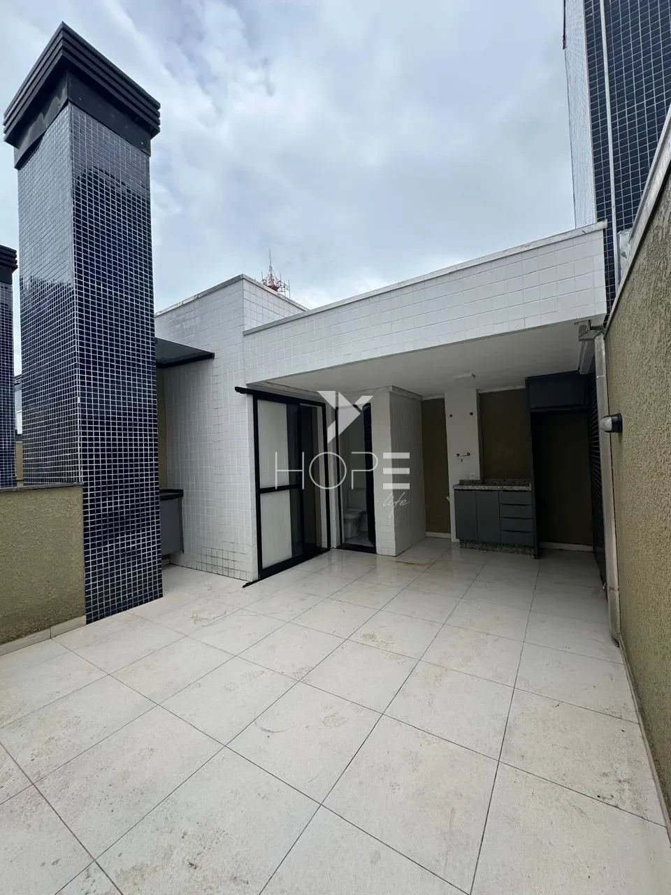 Imagens do imóveis Cobertura duplex à venda em Matinhos, Centro, com 91 m², 2 quartos, área gourmet e 1 vaga de garagem - Aceita permuta por imóvel em Londrina/PR.