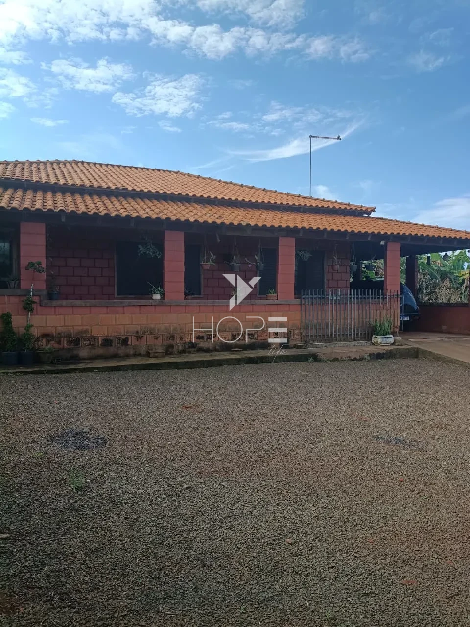 Imagens do imóveis Chácara à venda - 3 quartos - 1 suíte - área gourmet - próxima à represa - Alvorada do Sul PR