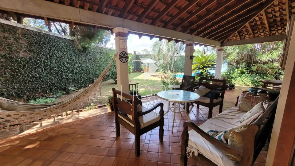 Imagens do imóveis Sobrado à Venda com Piscina – 301m² – 3 Quartos (1 Suíte) – Tucano – Zona Sul – Londrina/PR