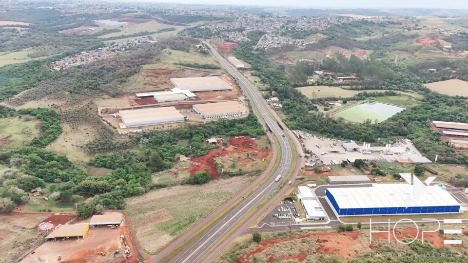 Imagens do imóveis Terreno Industrial à Venda – 21.200m² – Zoneamento ZI3 – PR 445 – Londrina/PR