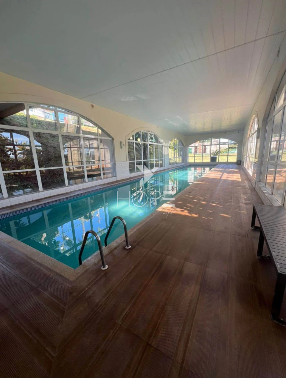 Imagens do imóveis Terreno à venda no Condomínio Royal Boulevard com 452 m² – Ibiporã/PR