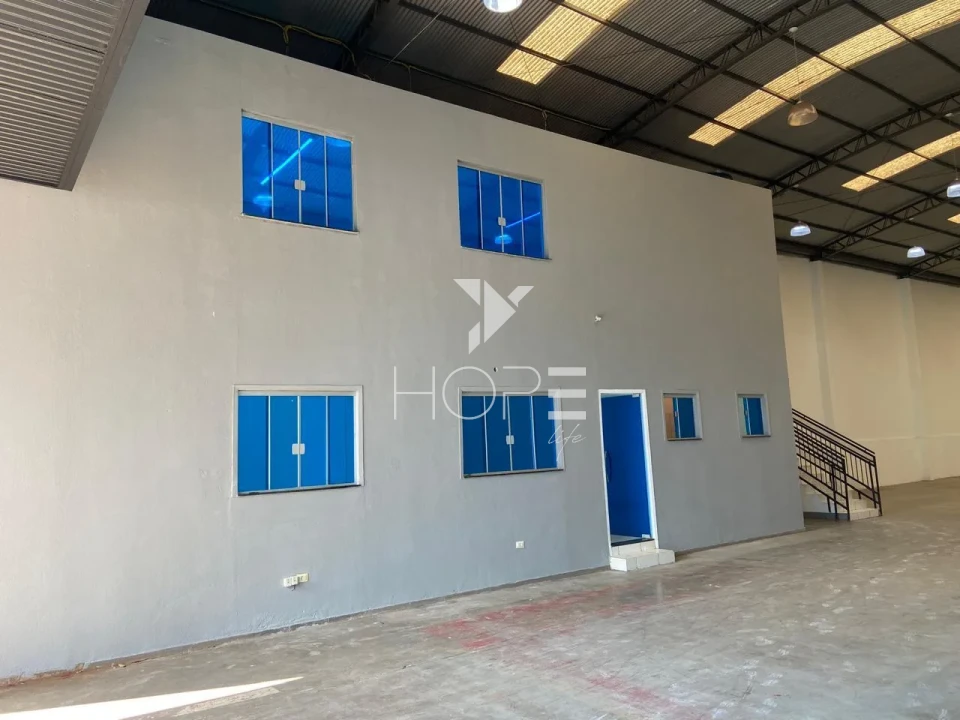 Barracão comercial para venda e locação com 650m² - terreno com 784m² - Bairro Andes - Londrina PR