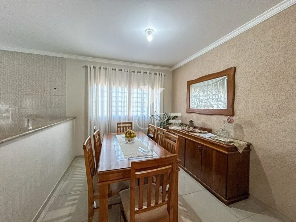 Imagens do imóveis Chácara à venda com 10.278 m² - 3 quartos - 2 banheiros - Rodovia Engenheiro Ângelo Lopes - Ibiporã PR