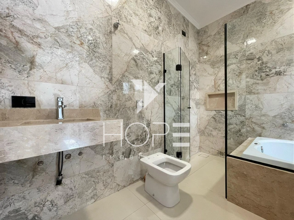 Casa à Venda – 202m² – Jardim Aeroporto – Londrina/PR