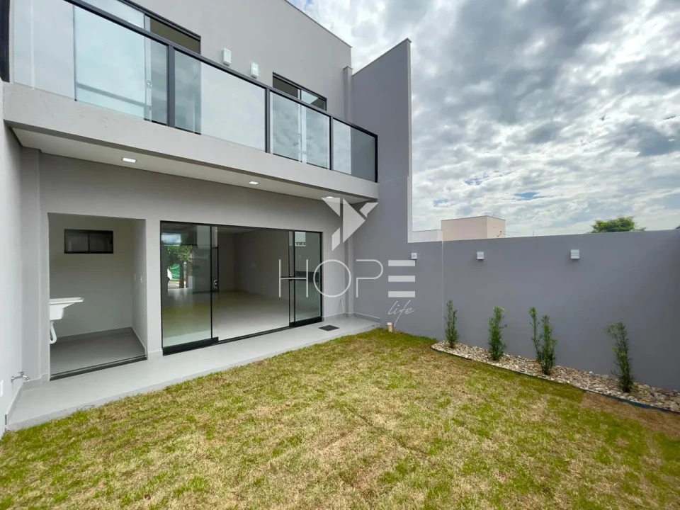 Sobrado em Condomínio à Venda – 105m² Privativos - Morada das Flores (Rosas) – Cambé/PR