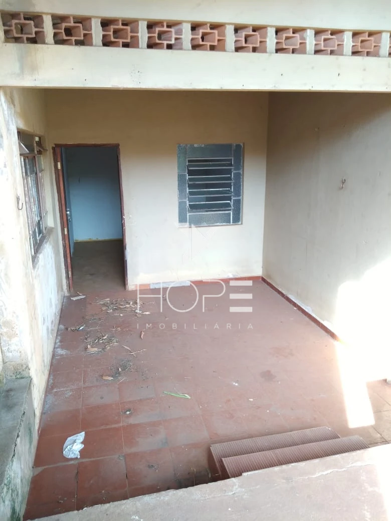 Casa à Venda 2 Quartos no Centro de Porecatu - PR – Terreno Amplo com Potencial