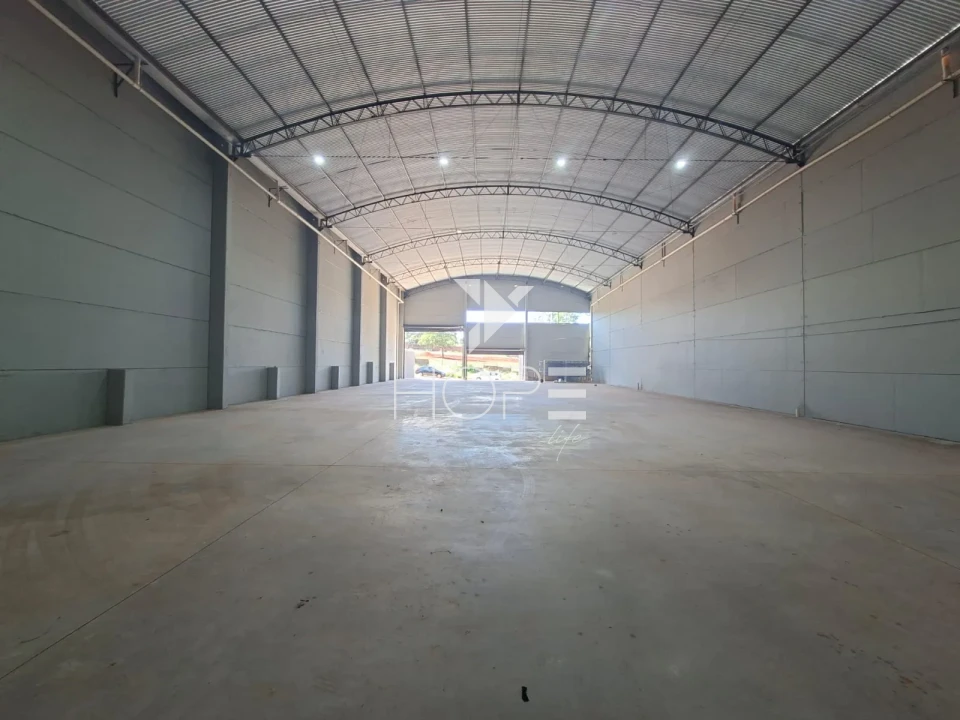 Imagens do imóveis Barracão/Deposito/Galpão com doca para locação com 800 m² - 4 banheiros - 8 vagas - Próximo Av Tiradentes - Zona Oeste - Londrina PR