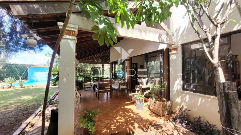 Imagens do imóveis Sobrado à Venda com Piscina – 301m² – 3 Quartos (1 Suíte) – Tucano – Zona Sul – Londrina/PR