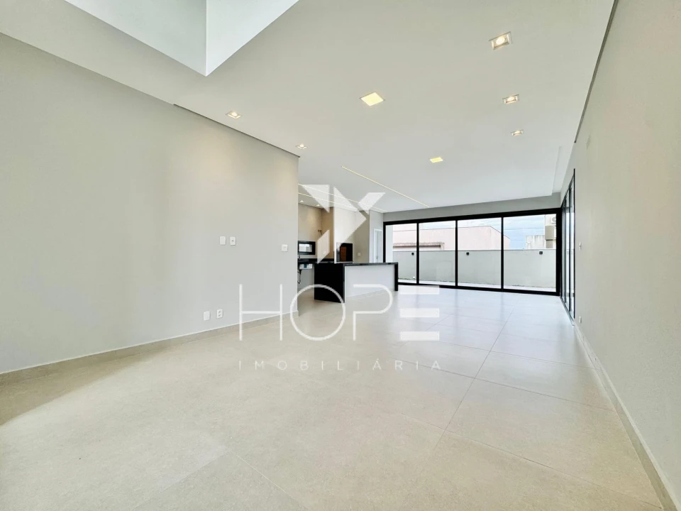 Sobrado Novo à Venda no Condomínio Araçari – 3 Suítes – Parque Tauá